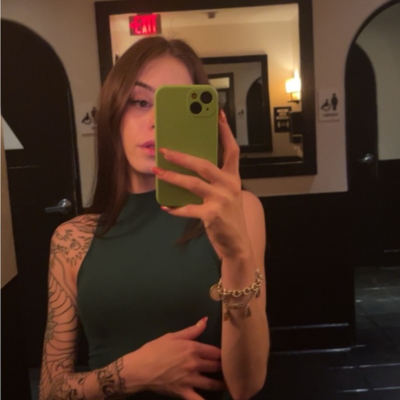 Meet your Posher, Daphne - Picture 2 of 3